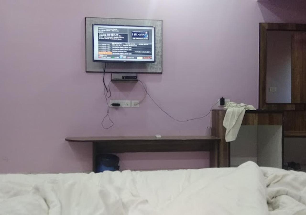 Hotel Roshan Varanasi Exterior photo
